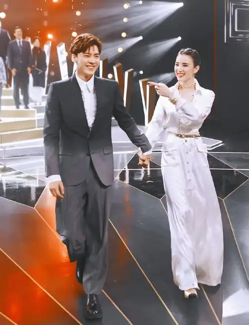 李易峰宋佳 豪门姐弟