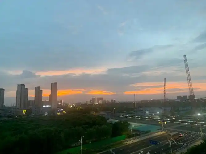 90城市黄昏,建设进行时90