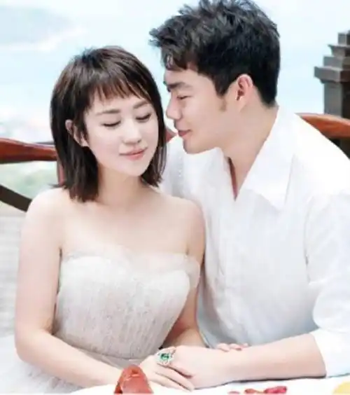 马丽当妈后首个情人节老公许文赫罕晒孕期甜蜜照表白甜齁