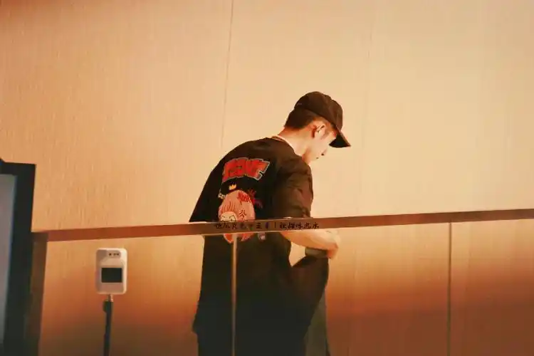 他从火光中走来黄景瑜  爱是看到你被更多人认可 更多人看到你的努力