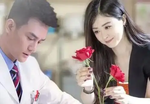 蒋欣王凯宣布结婚是真的吗,不属实(曾在微博晒亲密照传言8月结婚)