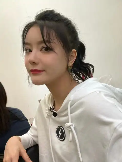 偶像美少女sing-边丽迷人可爱美照欣赏