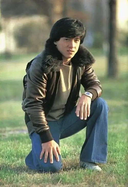 成龙年轻时很帅(帅小伙17岁出道曾比成龙红)(35)