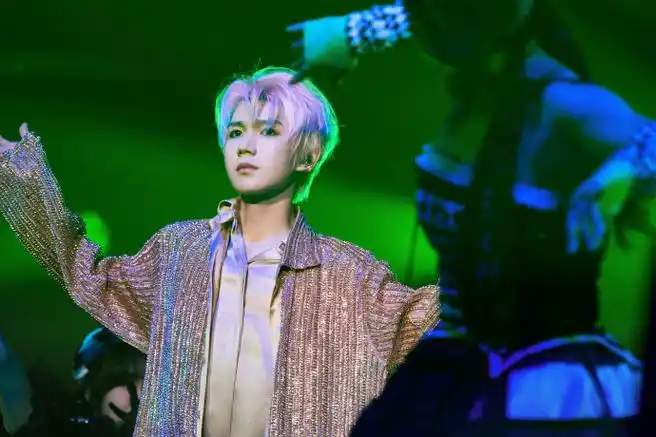 王源客厅狂欢巡演