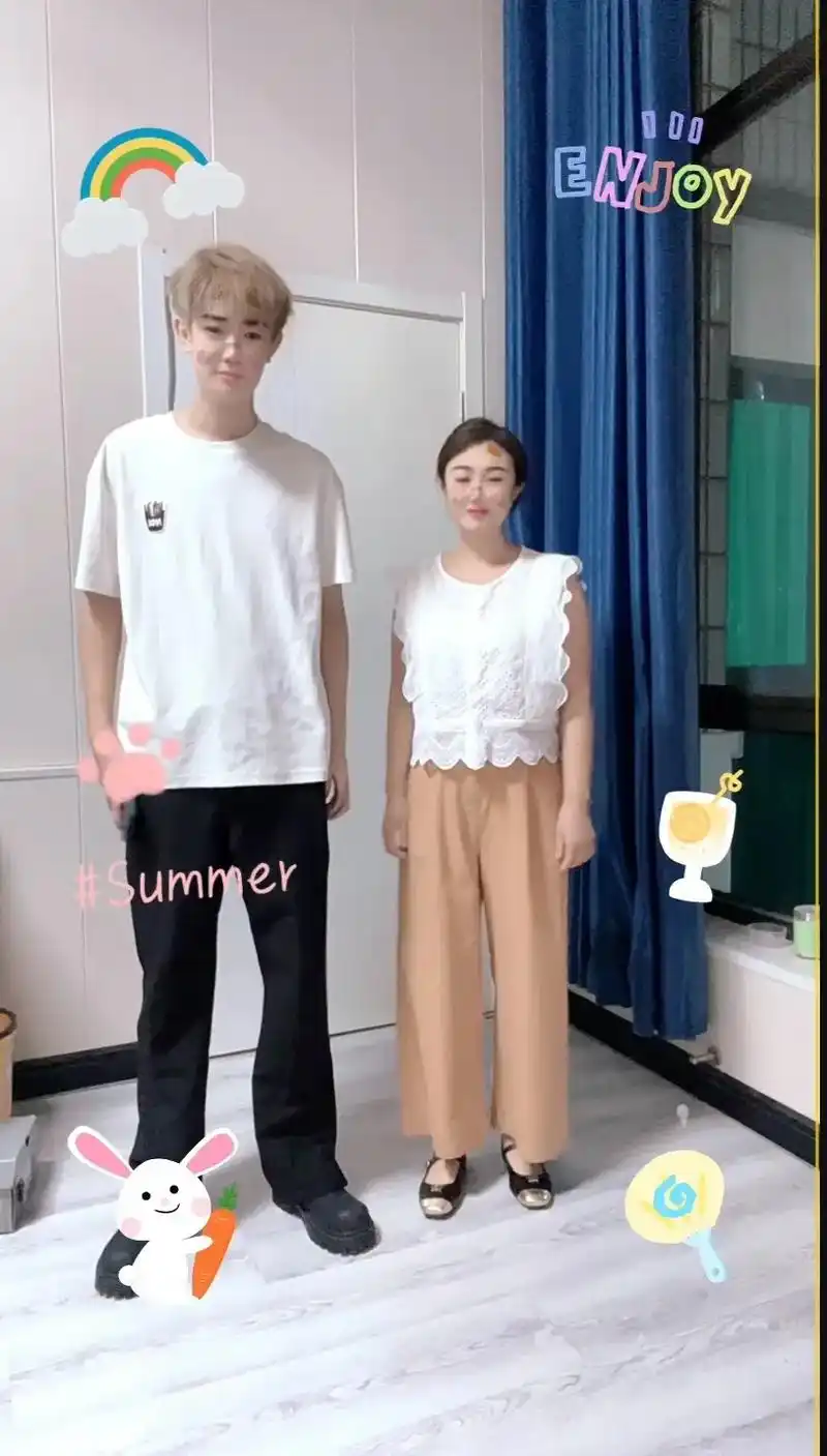 身高160的我,站在身高182儿子身旁好有安全感#我的皮夹克