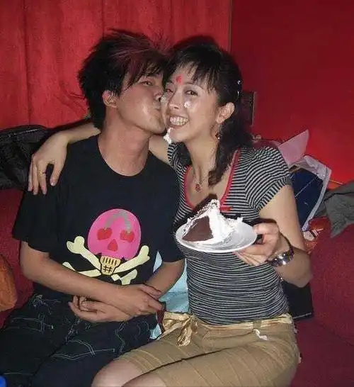 "傻姑"黄小蕾:被杜淳狂追,38天闪婚并且闪孕,遭到迪士尼封杀|大张伟