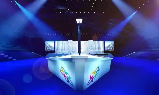 新本次舞台全景图,船的造型可以说是非常的夺目,底下的灯光换成水波