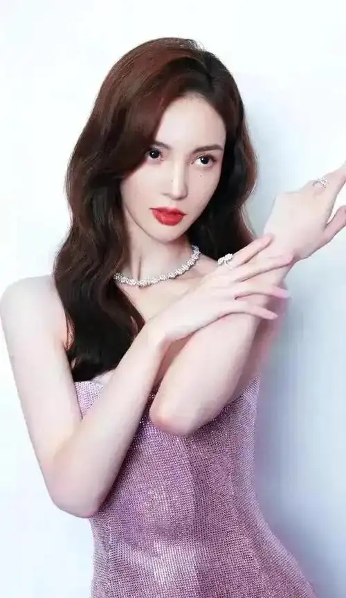 金晨焕发出来的魅力无人能挡