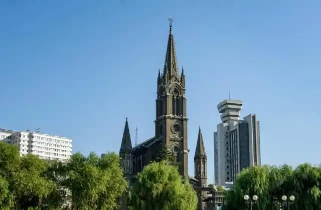 雾凇,观红叶,这里有着东北最好的滑雪胜地,冬天也是吉林市最美的时候