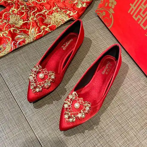 红色婚鞋43大码新款结婚平底女中式舒适秀禾婚纱两穿不累脚新娘鞋