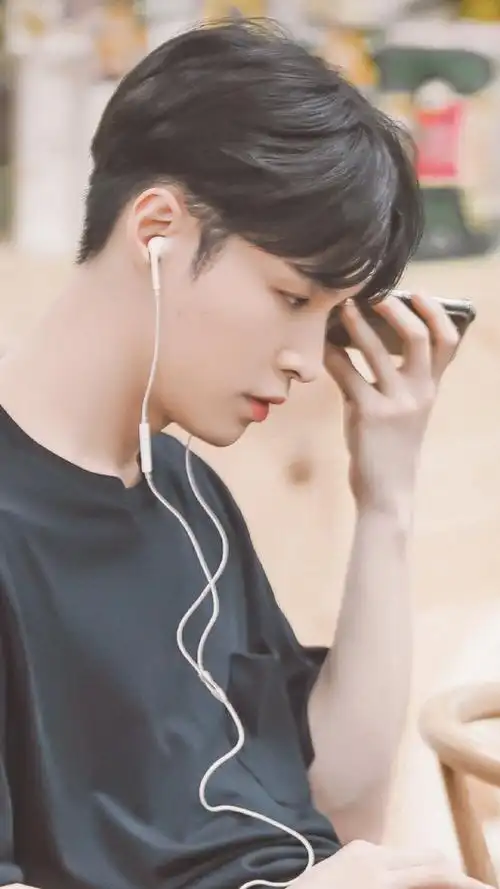 张艺兴图源:purelay1007_ - 堆糖,美图壁纸兴趣社区