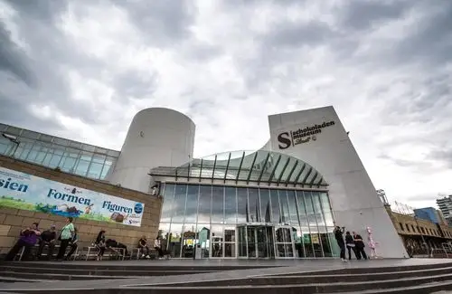 门票:成人11.5欧元,优惠票7.5欧元,会赠送一块巧克力巧克力博物馆