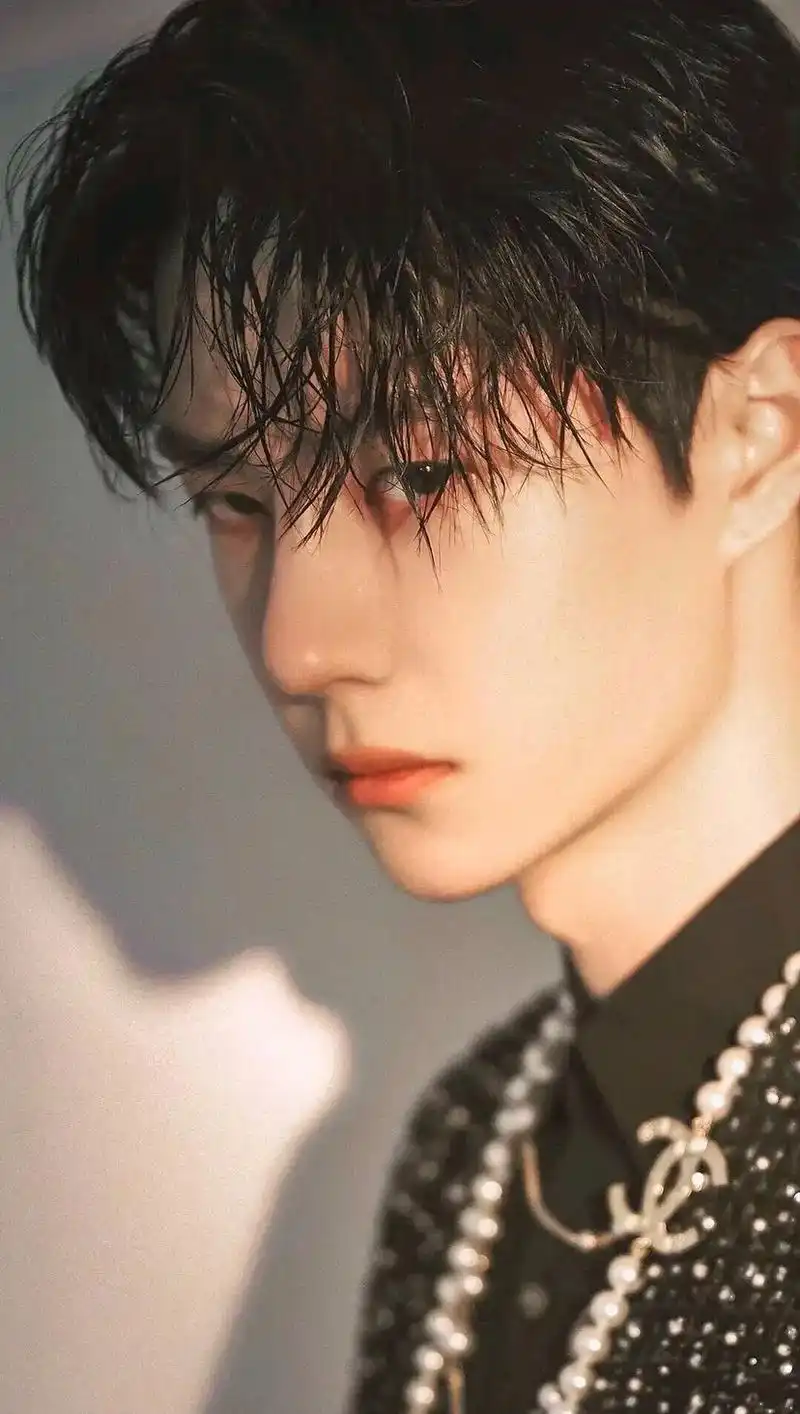 你是宇宙里恰好相遇的浪漫.#王一博 #壁纸手机超清全面屏  - 抖音