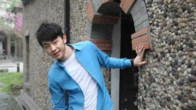 细数邓伦的成名路,这么努力的他,不成功是没道理的!