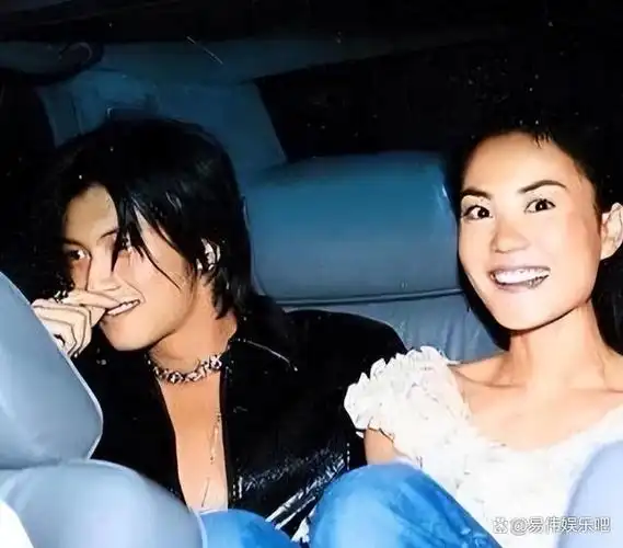 54岁的王菲谢霆锋为何死心塌地的爱着其实答案俗套又露骨