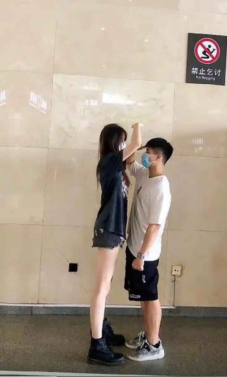 小伙身高164厘米! 女朋友身高174厘米!