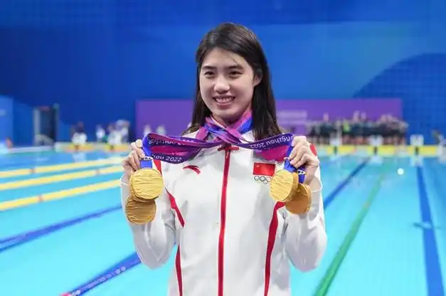 中国游泳运动员张雨霏覃海洋当选亚运会最具价值运动员