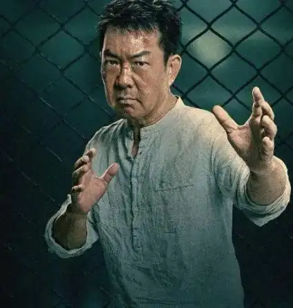 元彪个人资料(武打巨星元彪曝近况,64岁仍有肌肉留胡子气质佳,晚年