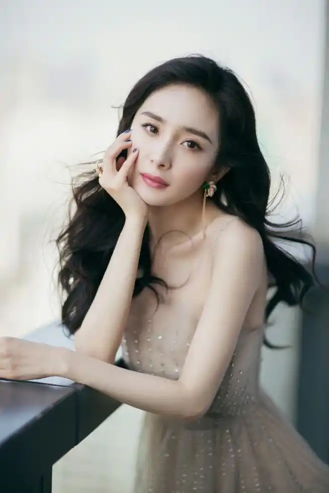 淡雅风韵,是我们的仙女小幂没错了029969♀15早上好@杨幂早上