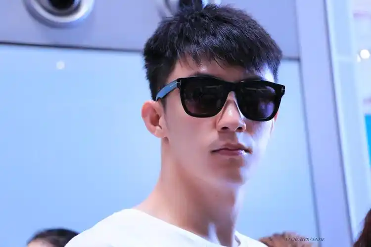 黄景瑜 北京飞慕尼黑 20160510 - 堆糖,美图壁纸兴趣社区