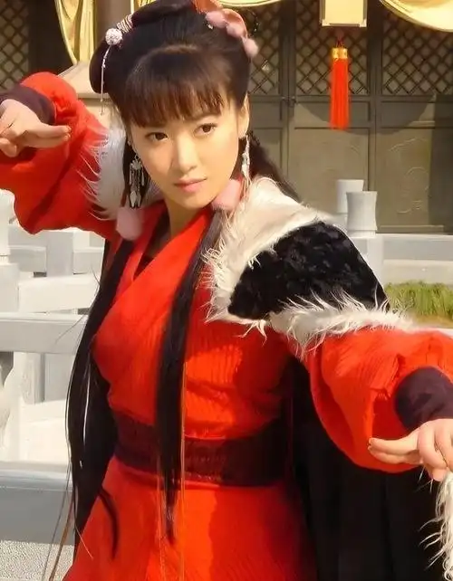 2014大陆版《神雕侠侣》毛晓彤2014年,当年被称为最雷人的一版《神雕