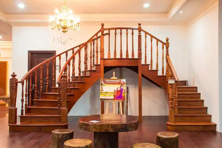 派丽欧整体家居 实木楼梯 美国红橡木【报价 价格 图片 参数】-楼梯木