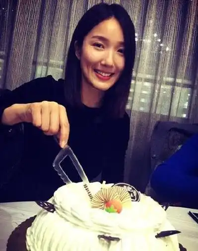 歌手祖蓝个人资料 祖蓝老婆亚男照片 - 歌词译