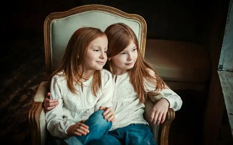 如果你是两个女儿的家庭,那么恭喜你哦,你们是很幸福的呢.