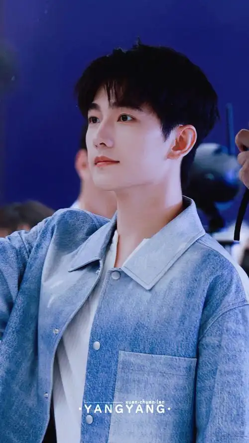 杨洋打卡西安青岛白啤生活家营地##青岛啤酒白啤代言人杨洋