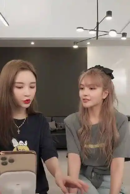 和罗志祥分手后周扬青首次公开直播颜值气质满分获网友怒赞