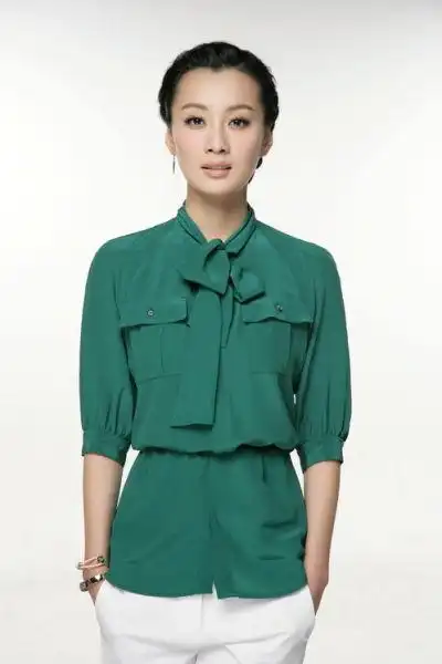 近日,由知名导演雷献禾执导,实力派演员于震[微博],徐翠翠主演的25集