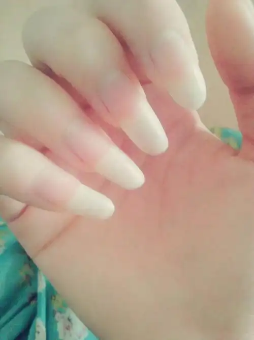 像不像假指甲?是不是太长了,我觉得可以练九阴白骨爪了