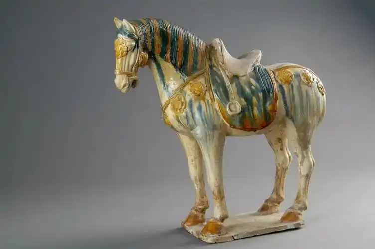 李白诗中有五花马和田遗址出土壁画证明五花马是该地特产