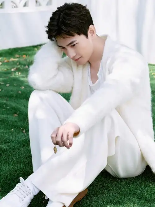 杨洋毛绒外套造型##杨洋毛绒外套居家风造型