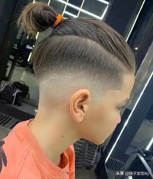 可爱男生发型图片,男孩发型图片(小男孩别剪锅盖头了)