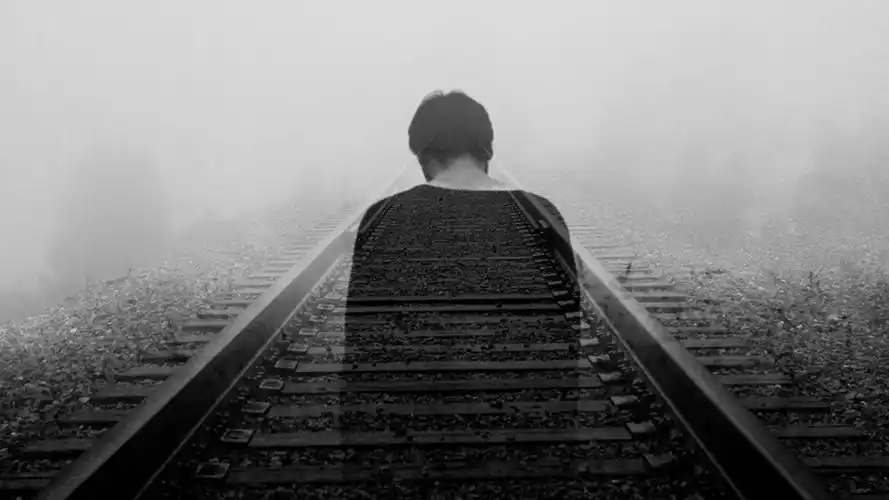 一个人落寞的背影图片高清原图查看