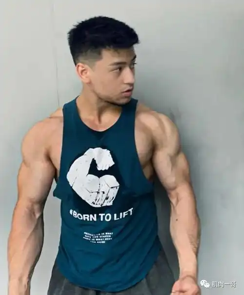 180cm新疆肌肉男引发舔屏这是什么神仙肉体