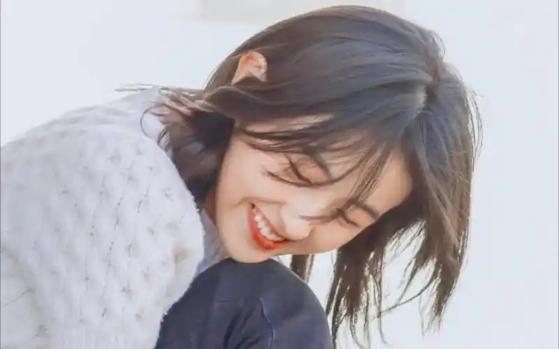 【张子枫】"你是我眼中落入凡尘的精灵 你的笑容是治愈我的ok绷.