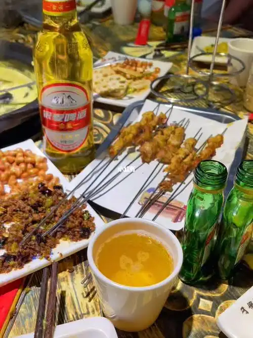 夏天到了千万别吃烧烤喝啤酒会灿烂微笑