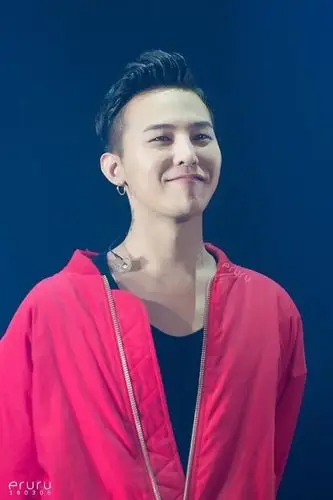 求这张bigbang的高清无水印图,还有权志龙的.