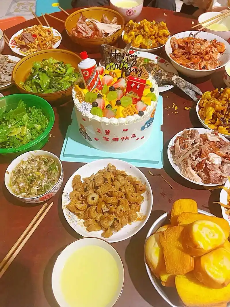 今天是老爸的生日,祝老爸生日快乐身体健康#哪里都没有家里的饭菜香