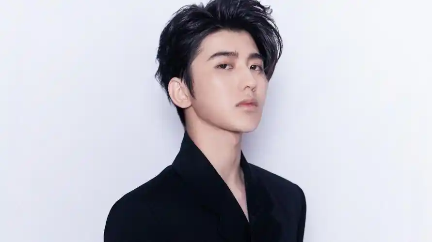 10为明星父母什么工作蔡徐坤父亲老板赵丽颖父亲是民警