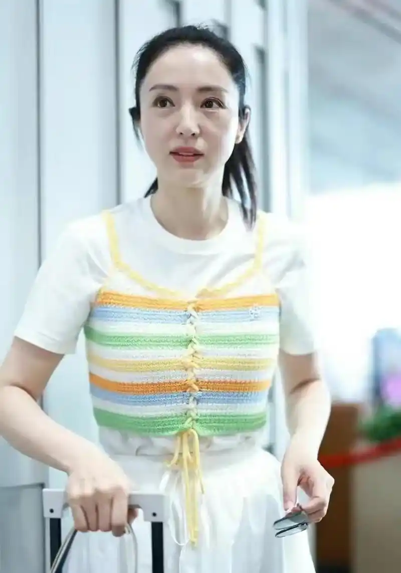 董璇近照曝光,我再也不相信"冻龄"女神了!