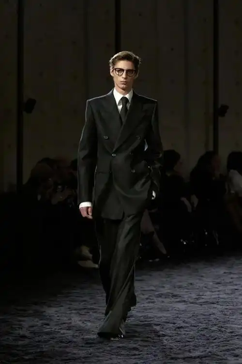 西装,男人的无痛医美