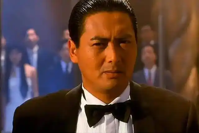 大家一定还记得在四年前电影《无双》上映之时,周润发身穿一袭风衣