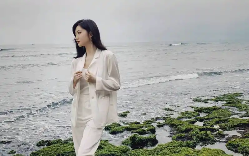 景甜千秋无绝色悦目是佳人倾国倾城貌惊为天下人