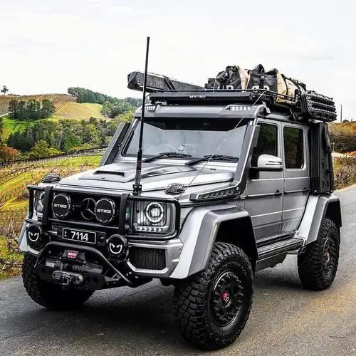 奔驰硬派越野车沙漠海边穿越户外改装
