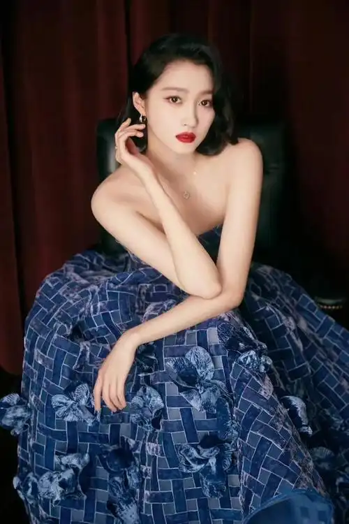 关晓彤背后的故事