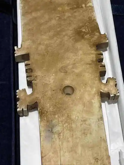 首发三星堆玉牙璋首次现身台湾拍卖