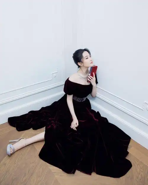 刘亦菲的胸全身图片(刘亦菲才是) - 赤虎壹号